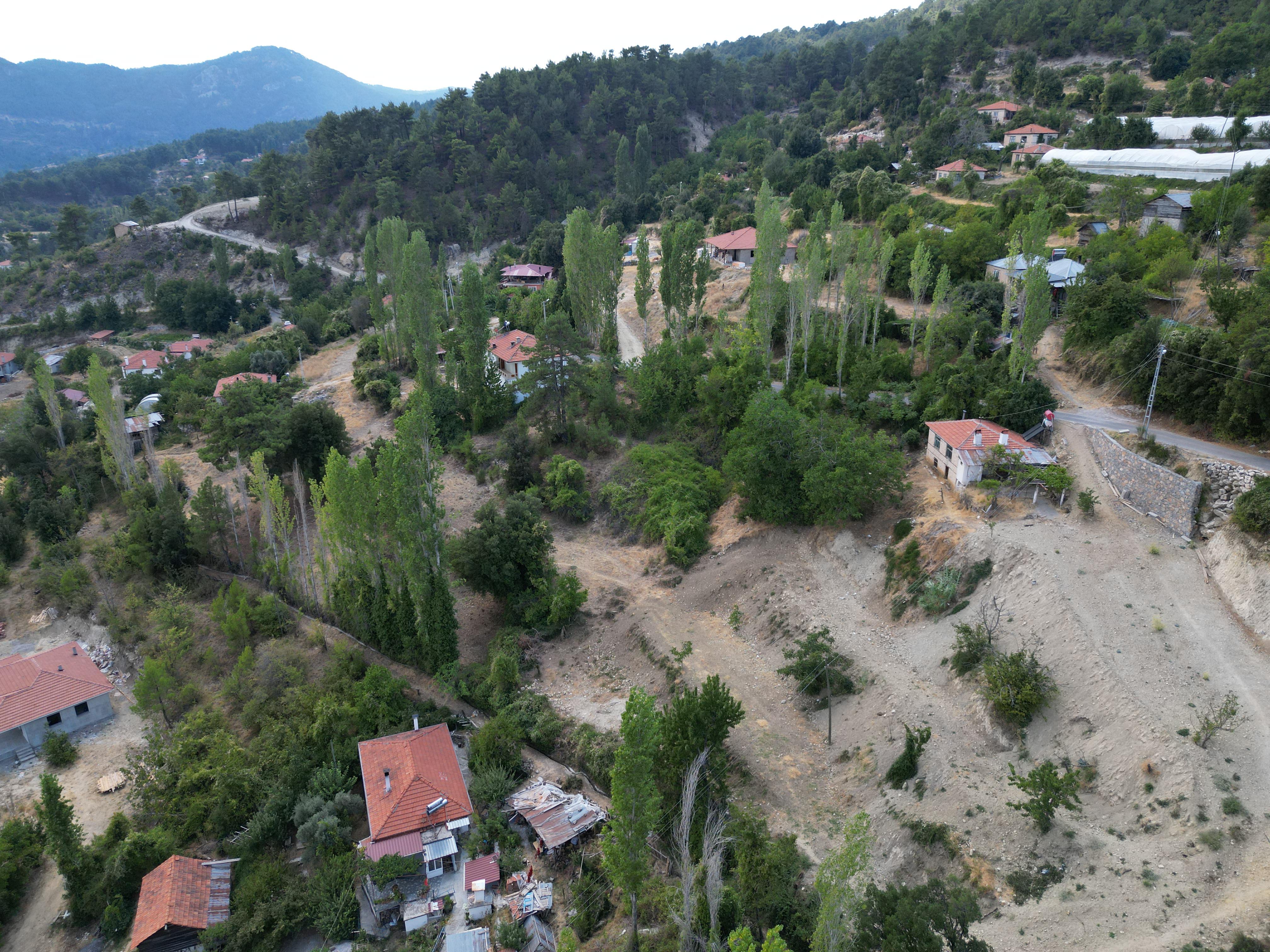 MABELDEN MARMARİS ARMUTALANDA SATILIK KOMPLE BİNA